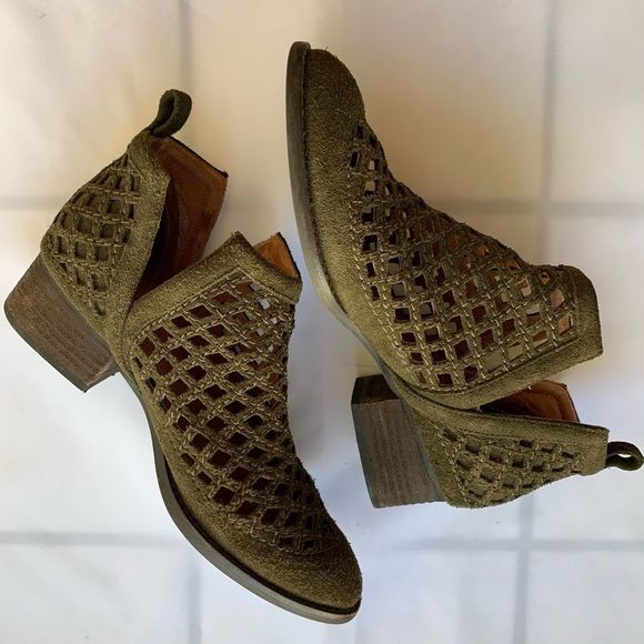 Jeffrey Campbell Taggart Suede Cutout Bootie - Picture 1 of 8